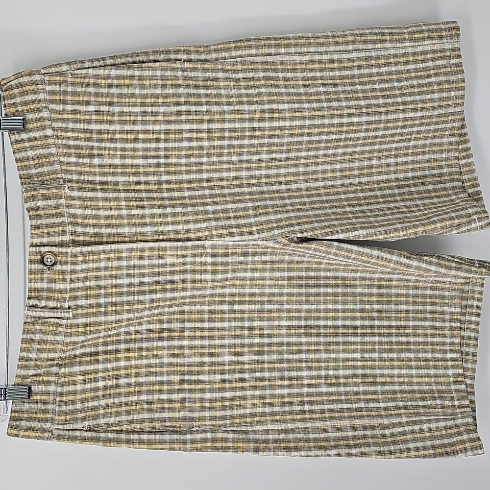 Urban Outfitters Green & Brown Plaid Bermuda Shorts with 2 Side & 1 Back Pocket - Picture 12 of 15